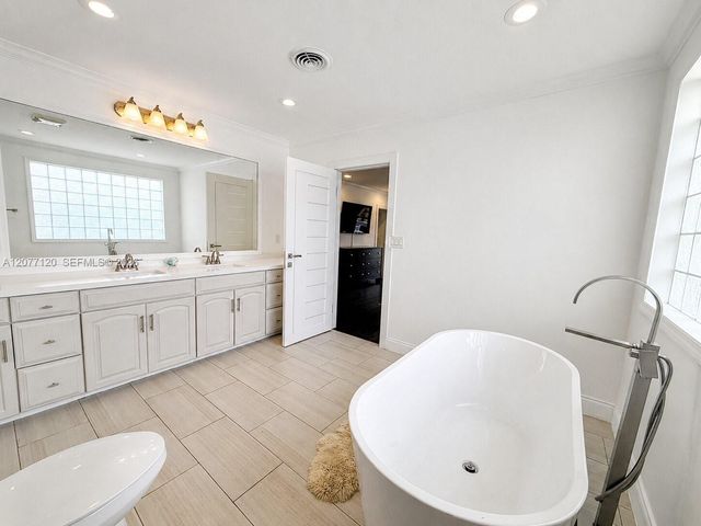 2830 NE 56th Court, Fort Lauderdale, FL 33308