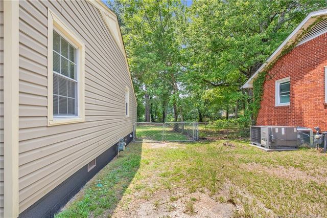 713 Commerce Street, Fayetteville, NC 28305