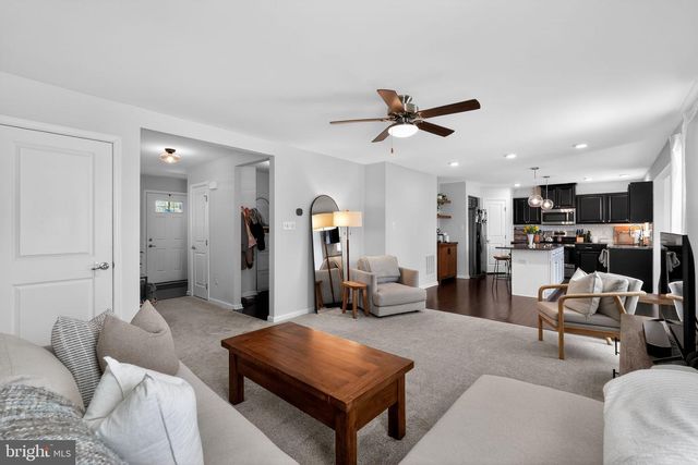 6 SWEETGUM ST, Swedesboro, NJ 08085