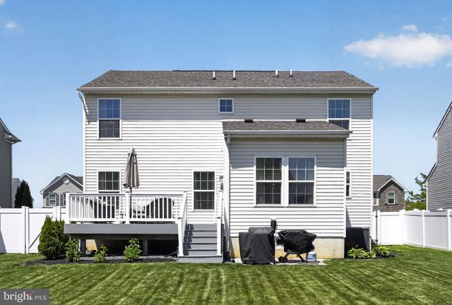 6 SWEETGUM ST, Swedesboro, NJ 08085