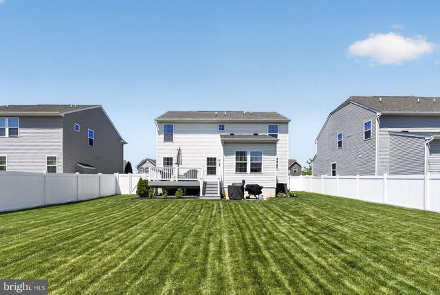 6 SWEETGUM ST, Swedesboro, NJ 08085