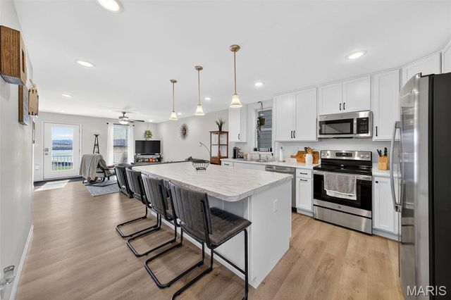 3136 Pirogue Way, St Charles, MO 63301