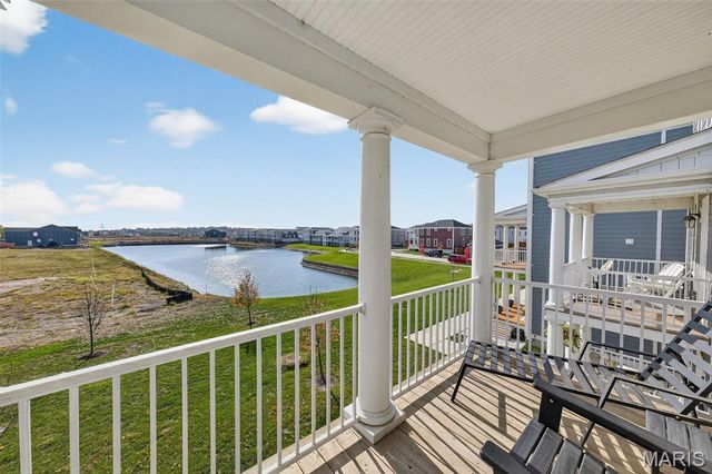 3136 Pirogue Way, St Charles, MO 63301