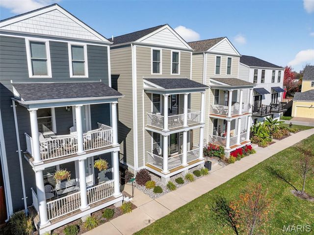 3136 Pirogue Way, St Charles, MO 63301