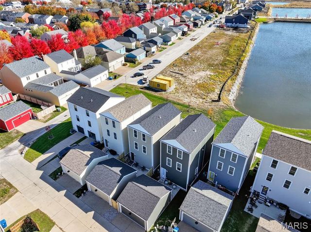 3136 Pirogue Way, St Charles, MO 63301