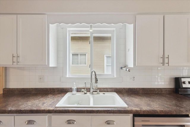 119 S CLAY STREET, Green Bay, WI 54301