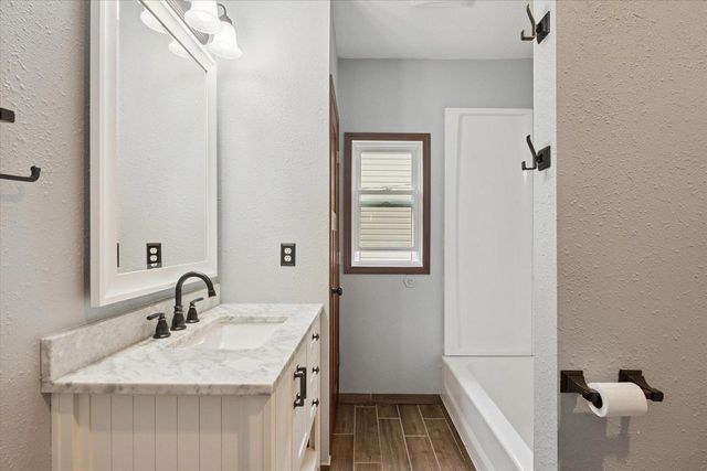 119 S CLAY STREET, Green Bay, WI 54301