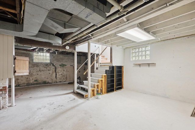 119 S CLAY STREET, Green Bay, WI 54301