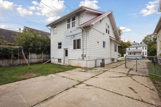 119 S CLAY STREET, Green Bay, WI 54301