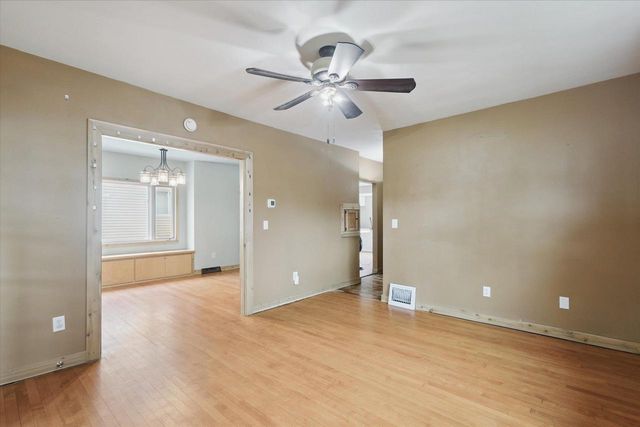 119 S CLAY STREET, Green Bay, WI 54301