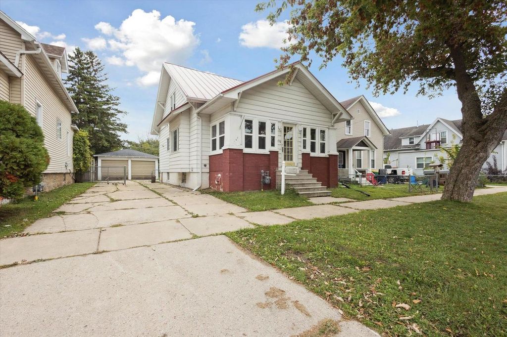 119 S CLAY STREET, Green Bay, WI 54301