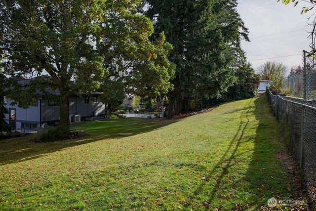 1111 NW Lowell Street, Silverdale, WA 98383