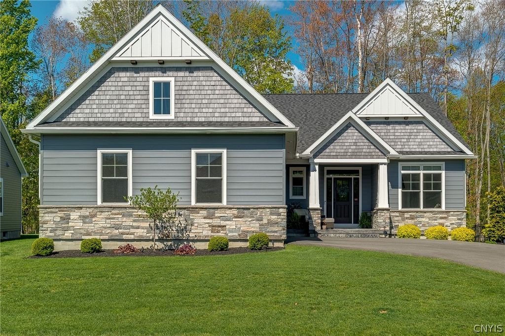3389 Hickory Knoll Lane, Lysander, NY 13027