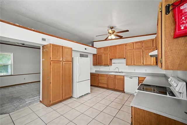 515 W Santa Fe Street, Olathe, KS 66061