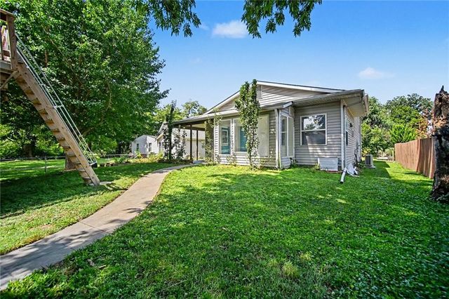 515 W Santa Fe Street, Olathe, KS 66061