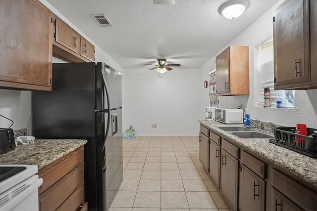 1307 Amy St, George West, TX 78022