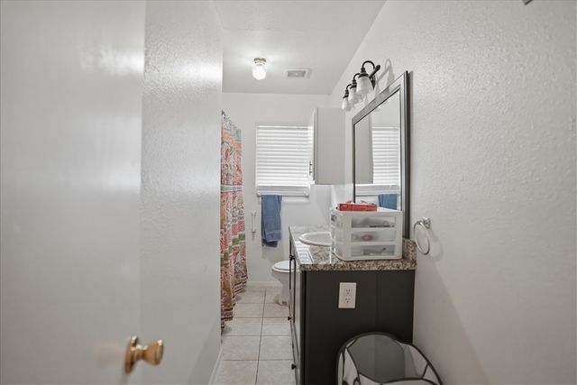 1307 Amy St, George West, TX 78022