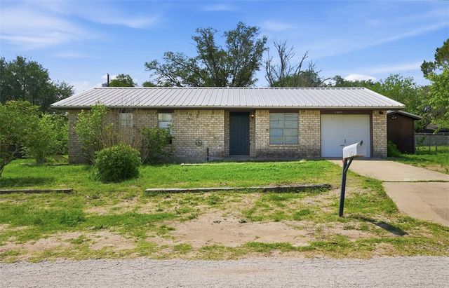 1307 Amy St, George West, TX 78022