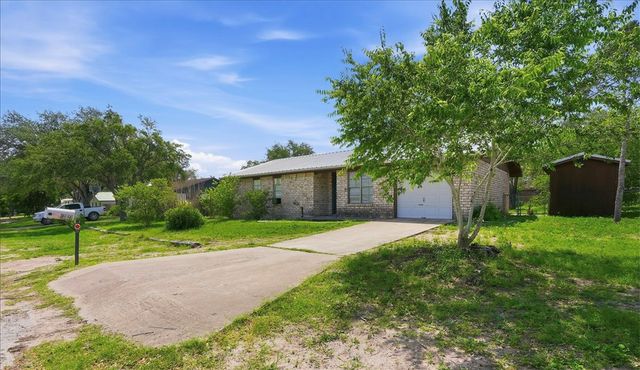 1307 Amy St, George West, TX 78022
