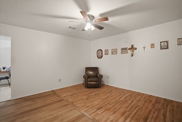 1307 Amy St, George West, TX 78022