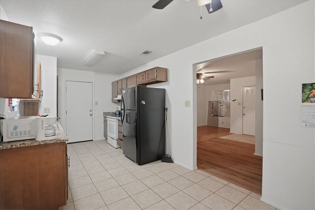 1307 Amy St, George West, TX 78022
