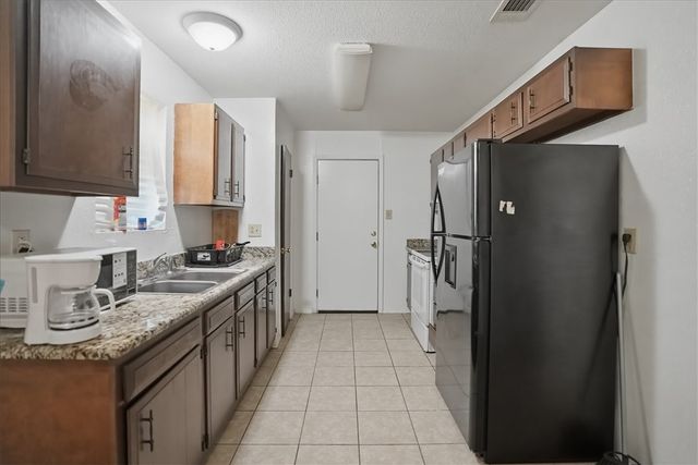 1307 Amy St, George West, TX 78022
