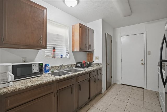 1307 Amy St, George West, TX 78022