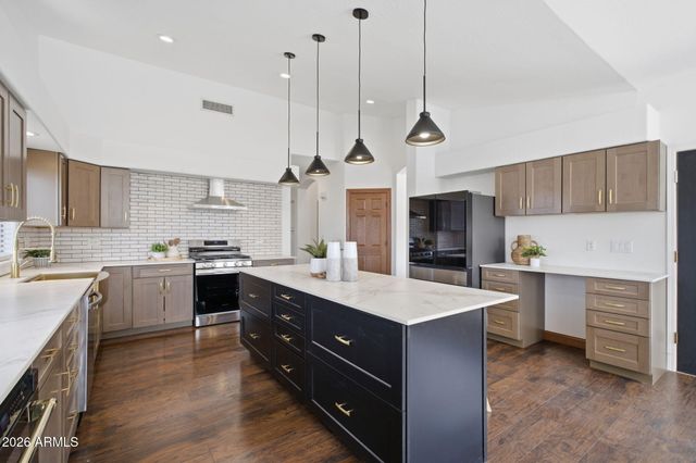 6339 W PASO Trail, Phoenix, AZ 85083