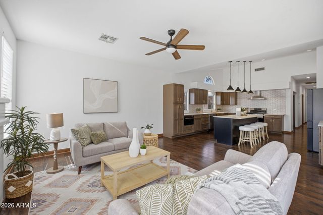 6339 W PASO Trail, Phoenix, AZ 85083