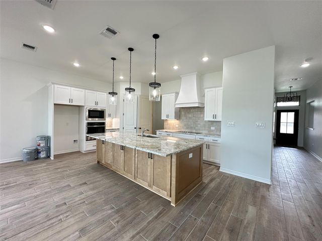 724 Eagle Crest DR, Salado, TX 76571