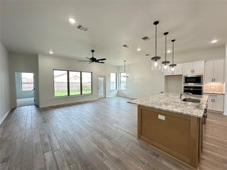 724 Eagle Crest DR, Salado, TX 76571