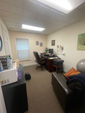 33 Bedford 19B, Lexington, MA 02420