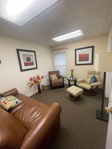 33 Bedford 19B, Lexington, MA 02420