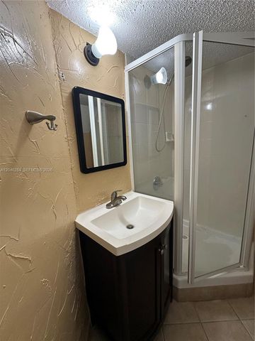 1100 SE 4th Ave 32, Deerfield Beach, FL 33441