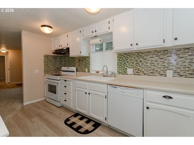 5170 GRAND Ave Spc 19, Florence, OR 97439