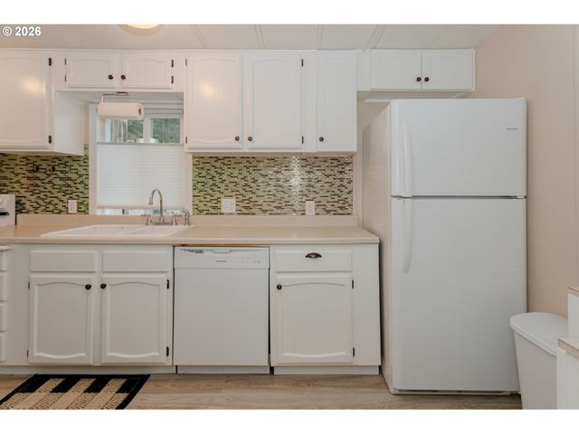 5170 GRAND Ave Spc 19, Florence, OR 97439