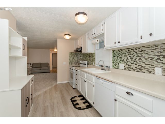 5170 GRAND Ave Spc 19, Florence, OR 97439