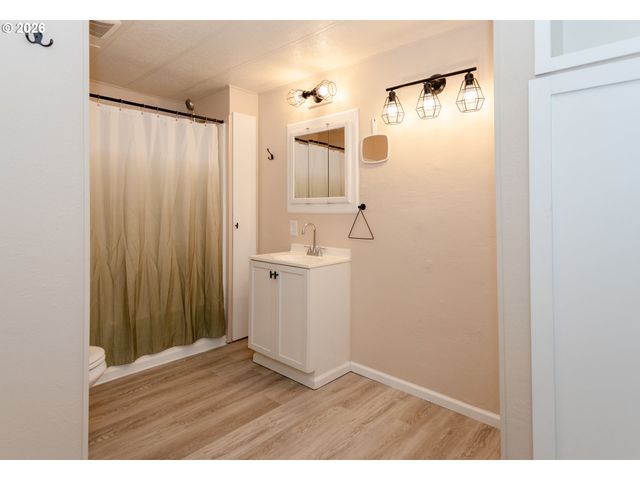 5170 GRAND Ave Spc 19, Florence, OR 97439