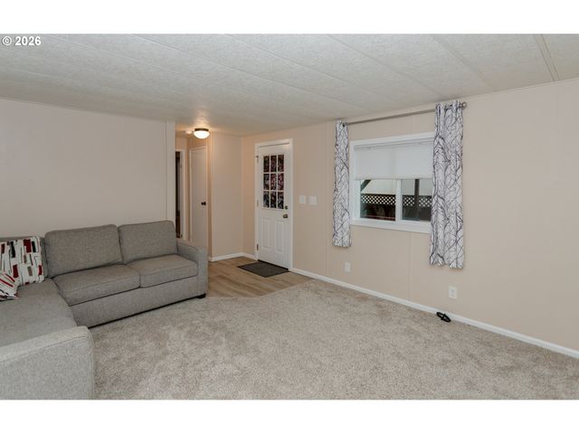 5170 GRAND Ave Spc 19, Florence, OR 97439