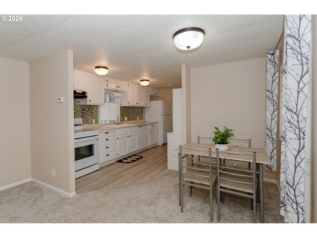 5170 GRAND Ave Spc 19, Florence, OR 97439