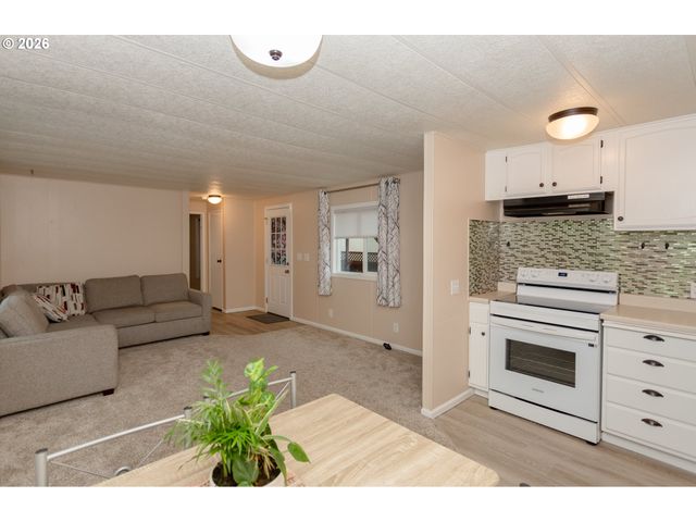 5170 GRAND Ave Spc 19, Florence, OR 97439