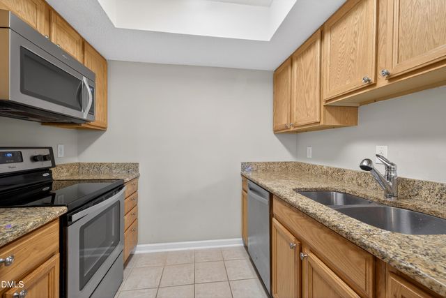 113 Abingdon Court Lc, Cary, NC 27513