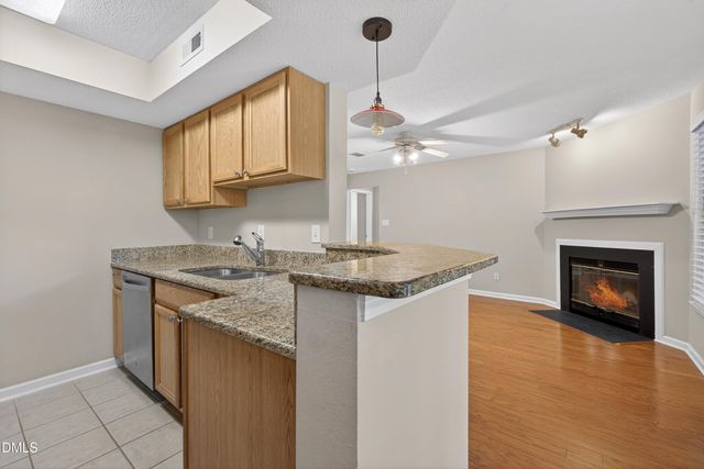113 Abingdon Court Lc, Cary, NC 27513