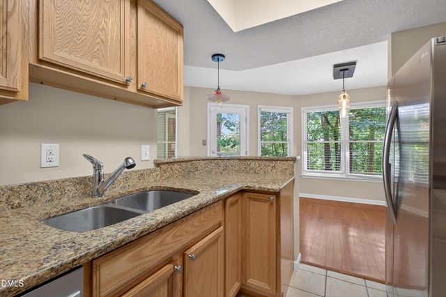 113 Abingdon Court Lc, Cary, NC 27513