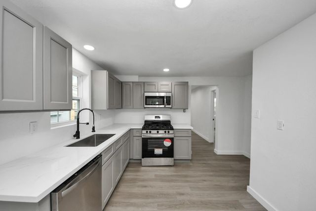 1206 37th Street, Galveston, TX 77550