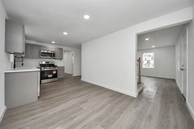 1206 37th Street, Galveston, TX 77550