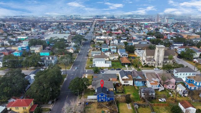 1206 37th Street, Galveston, TX 77550