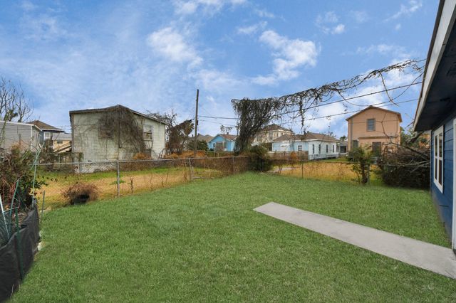 1206 37th Street, Galveston, TX 77550