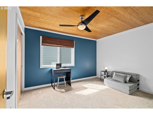 5715 Ne SACRAMENTO St 11, Portland, OR 97213