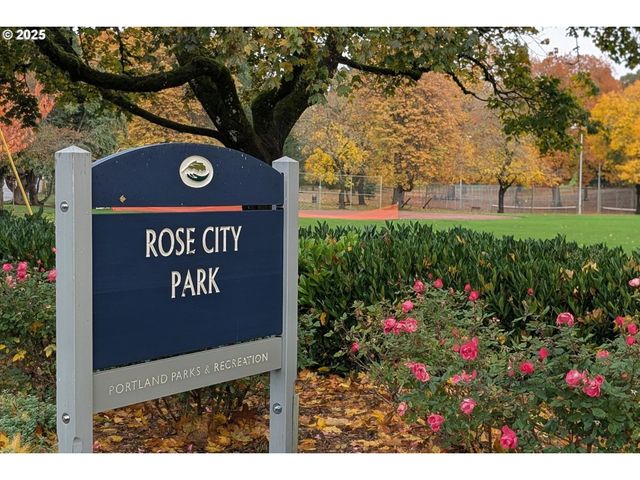 5715 Ne SACRAMENTO St 11, Portland, OR 97213